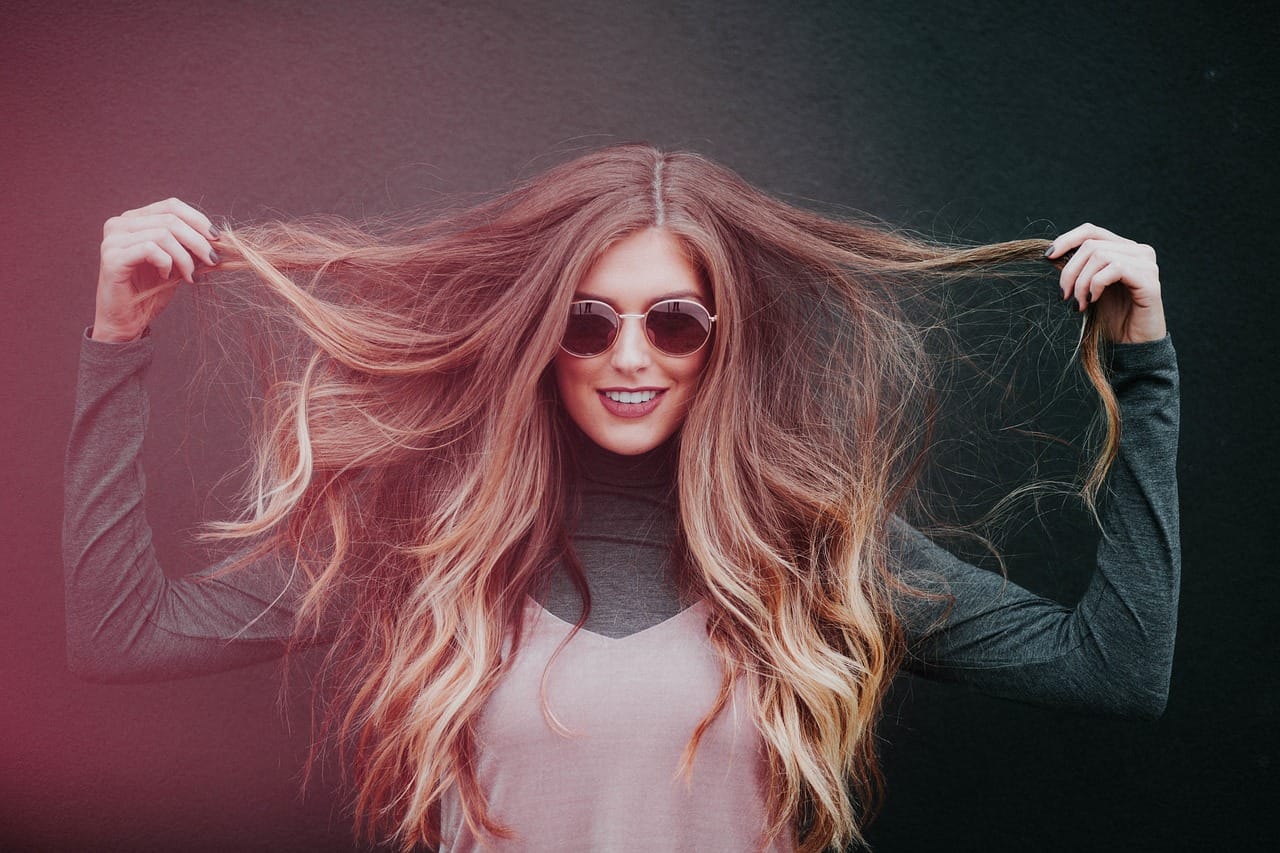Fearless Fashion: A Guide to Wearing Bright Colors Subtly and Stylishly